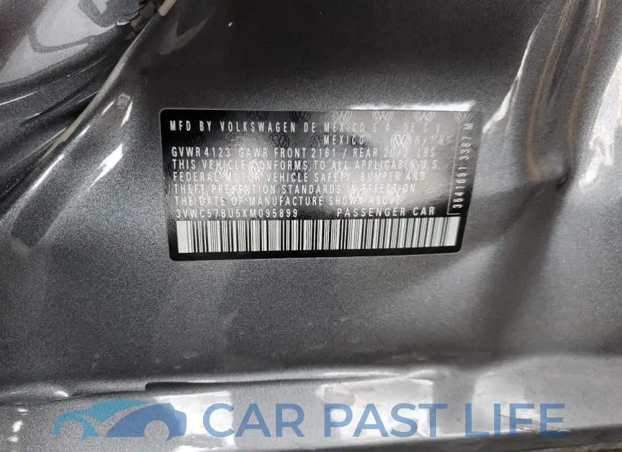 3VWC57BU5KM095899# 12