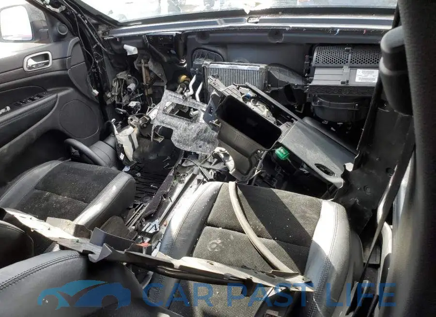 1C4RJFAG5JC388216# 12