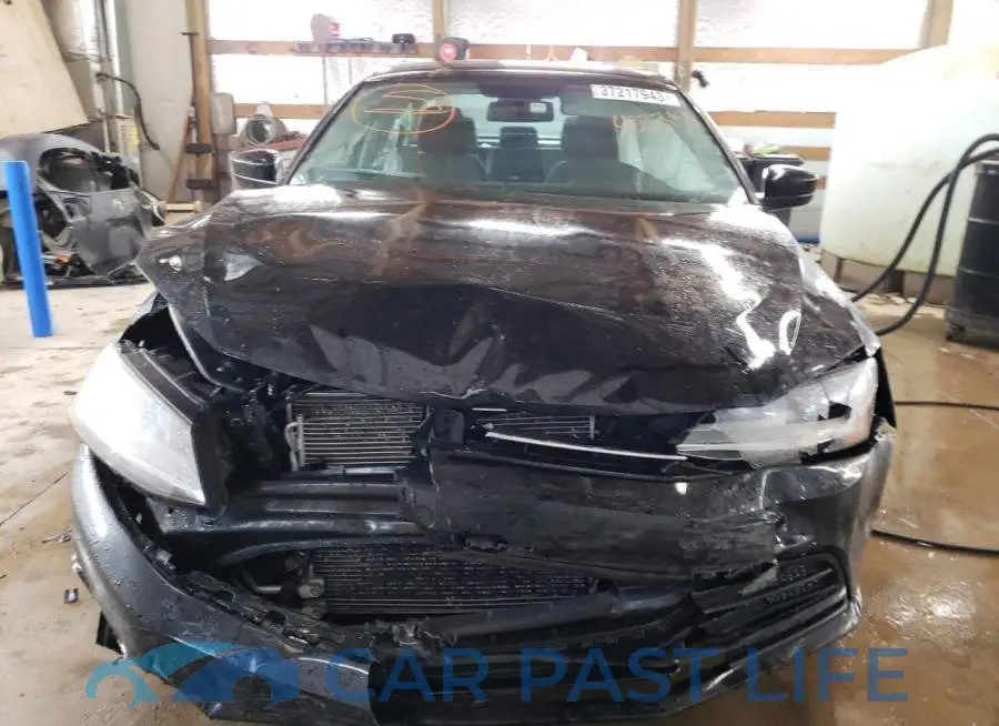 3VW2B7AJ7HM403319# 5