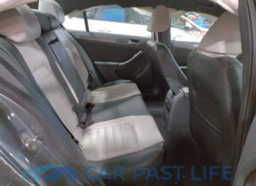 3VWD17AJ8GM393779# 6