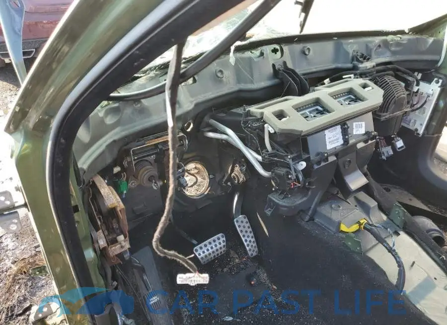 2C3CDXCT8LH175035# 9
