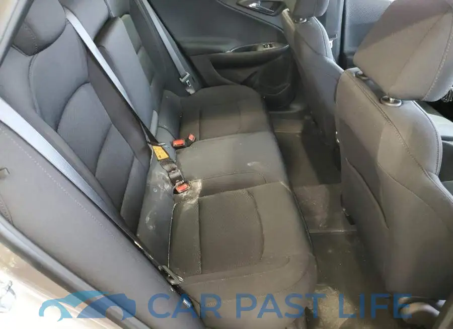 1G1ZD5ST8PF140524# 10