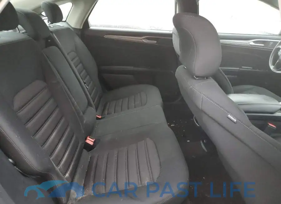 3FA6P0LUXKR110051# 10
