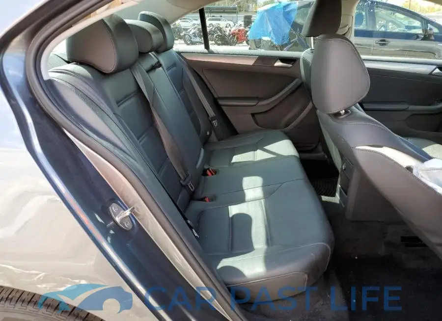 3VWDB7AJ7JM234403# 10