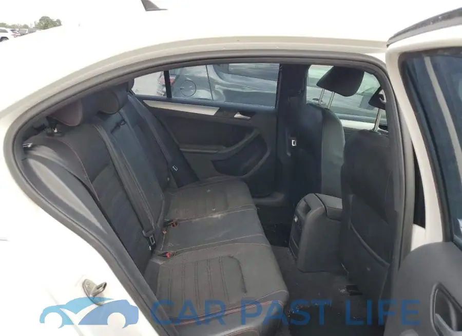 3VW4S7AJ8EM377012# 10