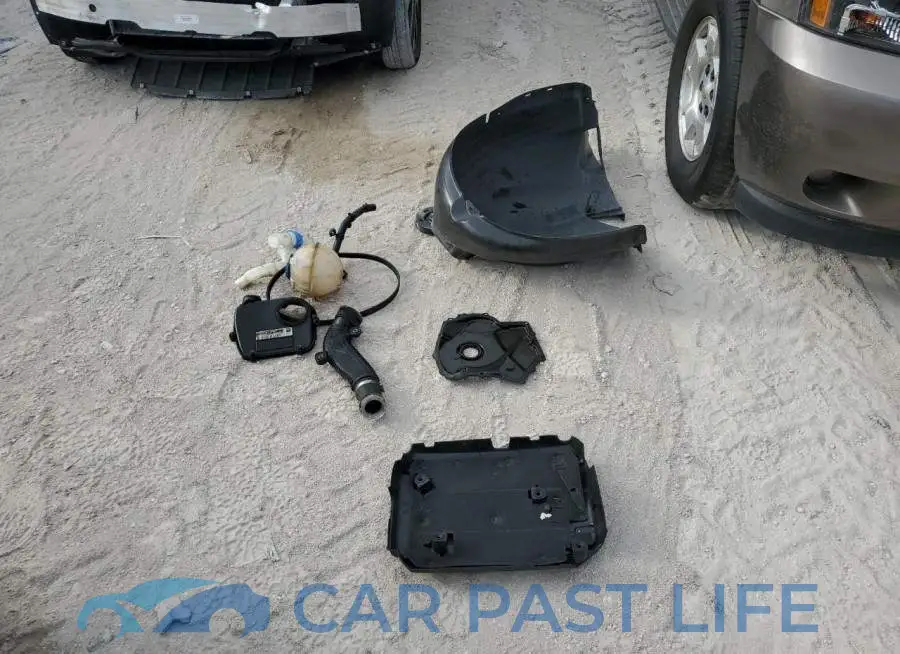 3VW4S7AJ8EM377012# 12