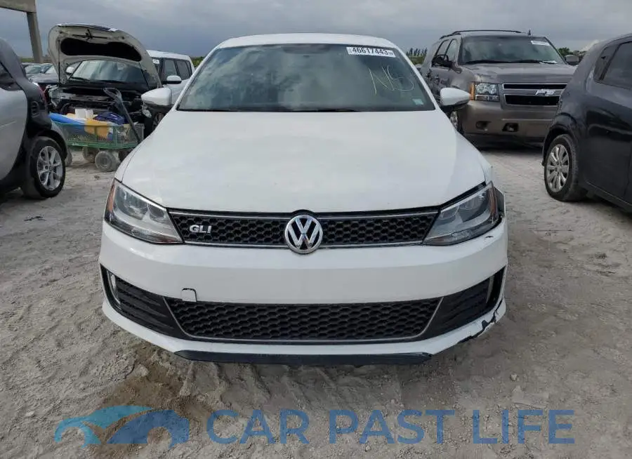 3VW4S7AJ8EM377012# 5