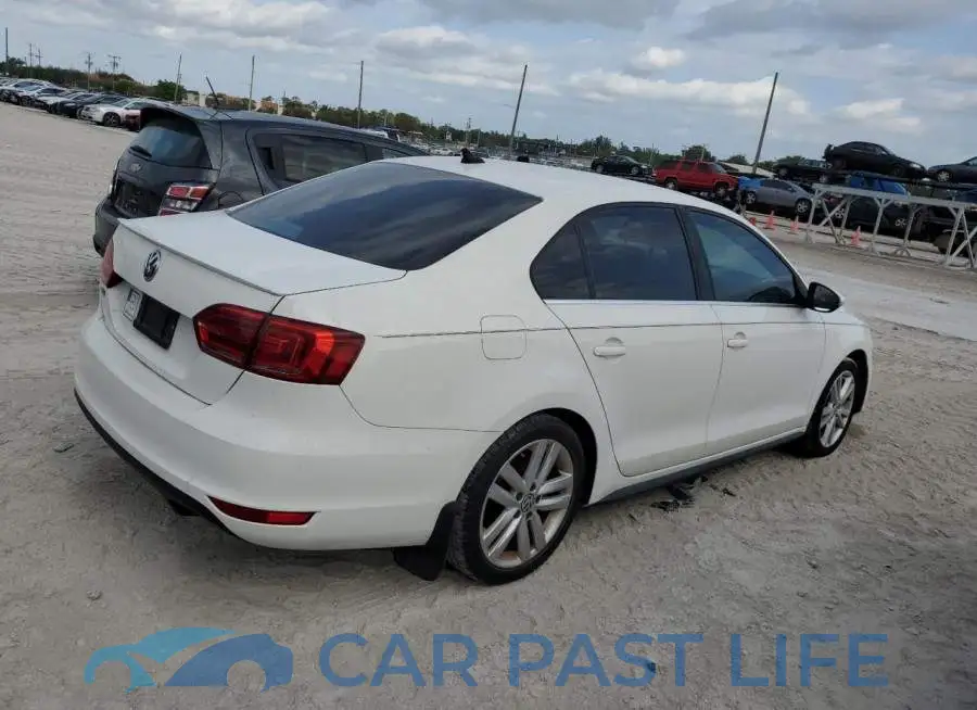 3VW4S7AJ8EM377012# 3