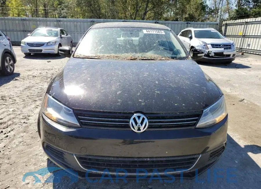 3VWD17AJ8EM438846# 5