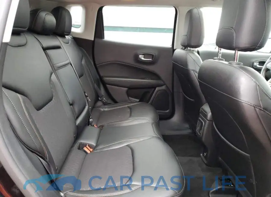 3C4NJDBB8JT161564# 11