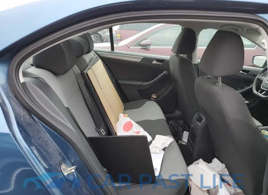 3VW2B7AJ4HM328207# 10