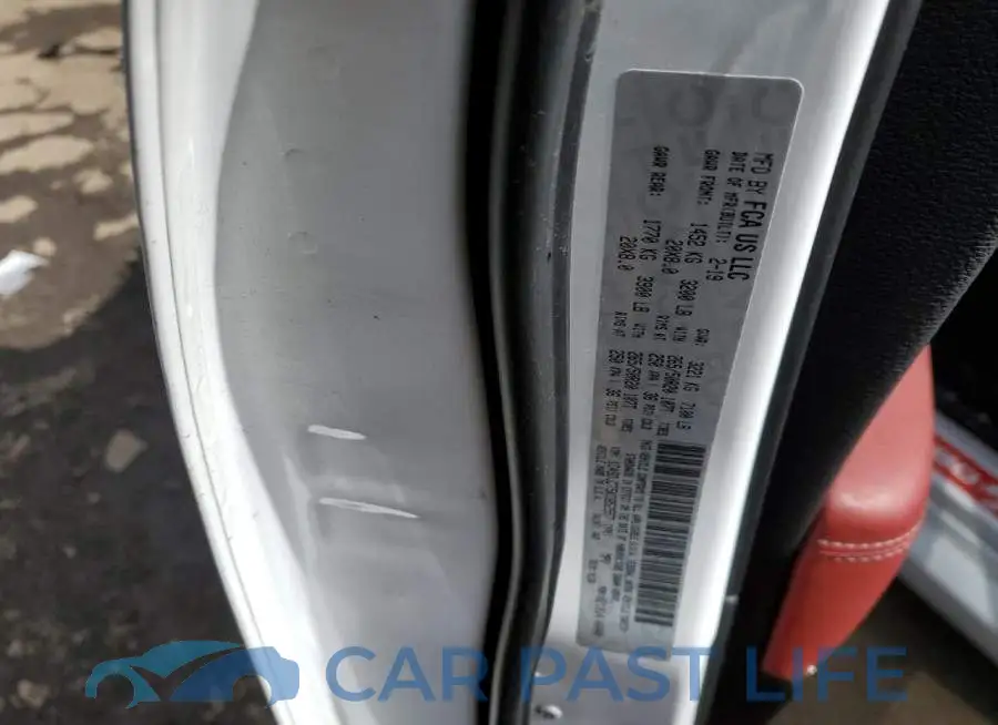 1C4SDJCT5KC652557# 13
