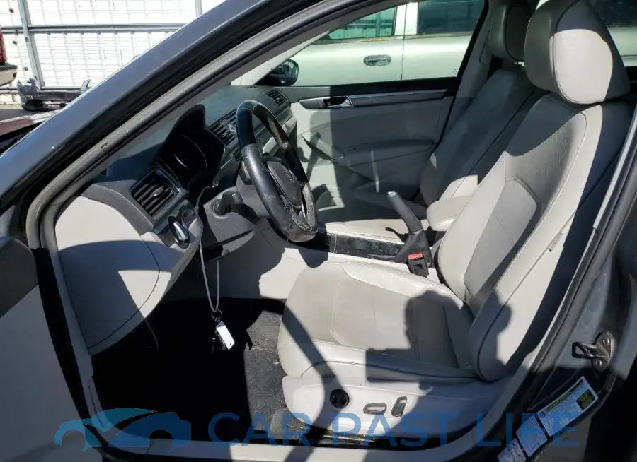 1VWDT7A31HC029167# 7