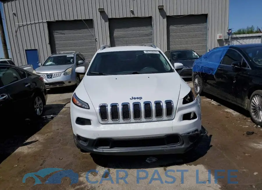 1C4PJLCB2FW632482# 5