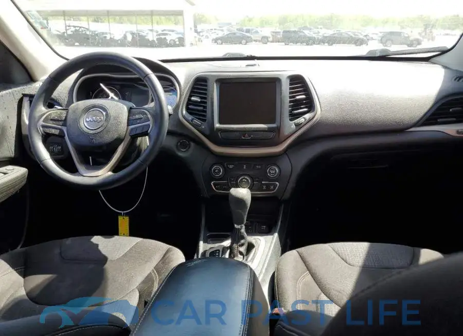 1C4PJLCB2FW632482# 8