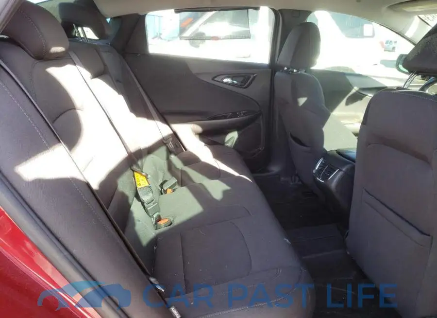 1G1ZD5ST6KF135282# 10