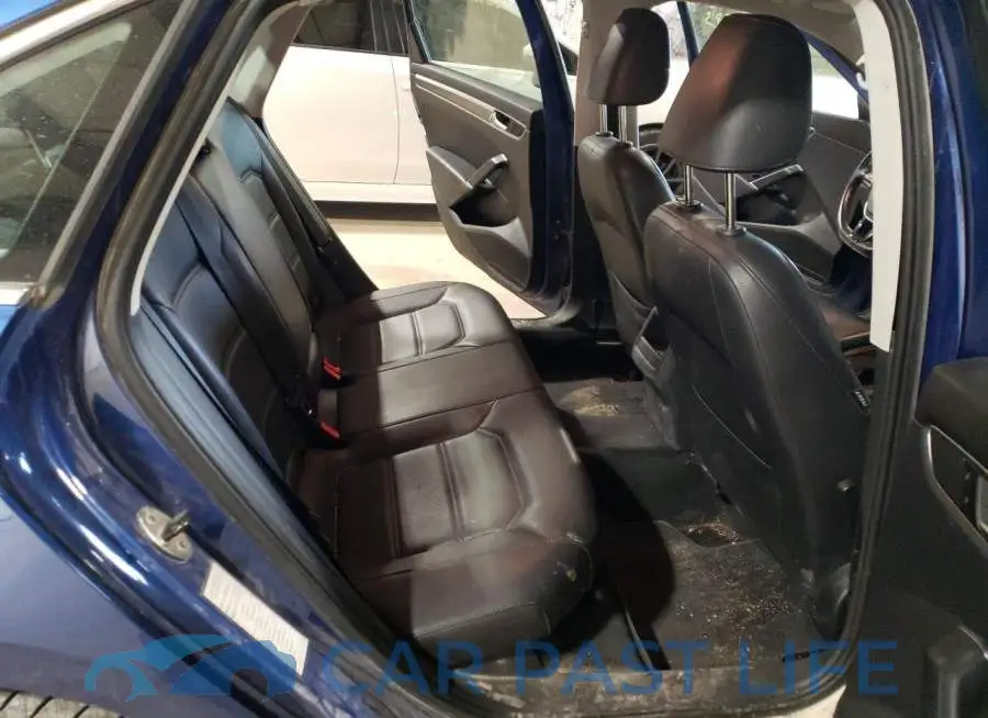 1VWDT7A3XHC023383# 10