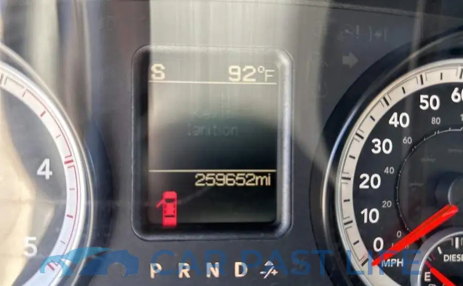 3C7WRMDL9EG180869# 8