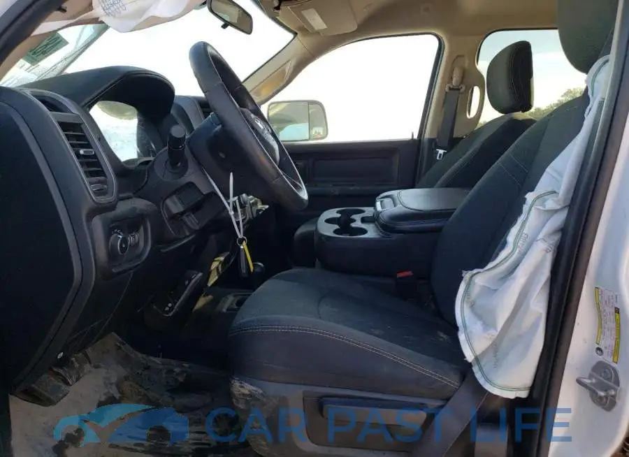 3C6UR5CJ2LG142995# 7