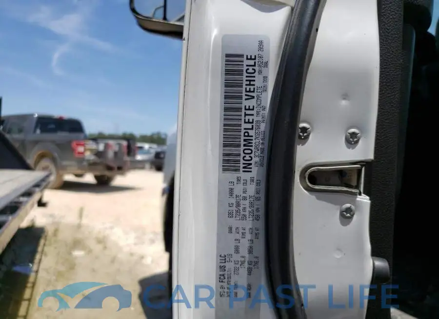 3C7WRSCL7KG576039# 13