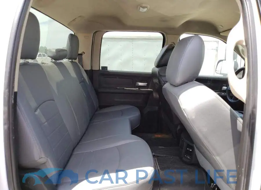 3C7WRSCL7KG576039# 10