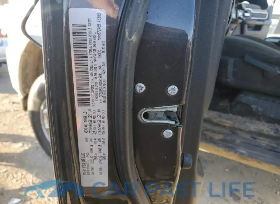 3C6UR5DL8KG619041# 13
