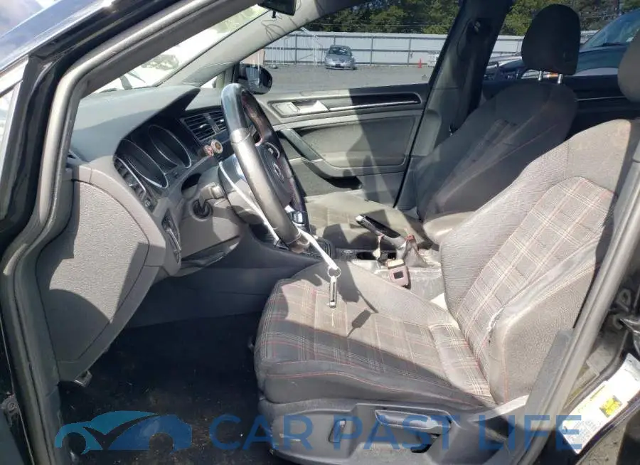 3VW5T7AU2HM035717# 7
