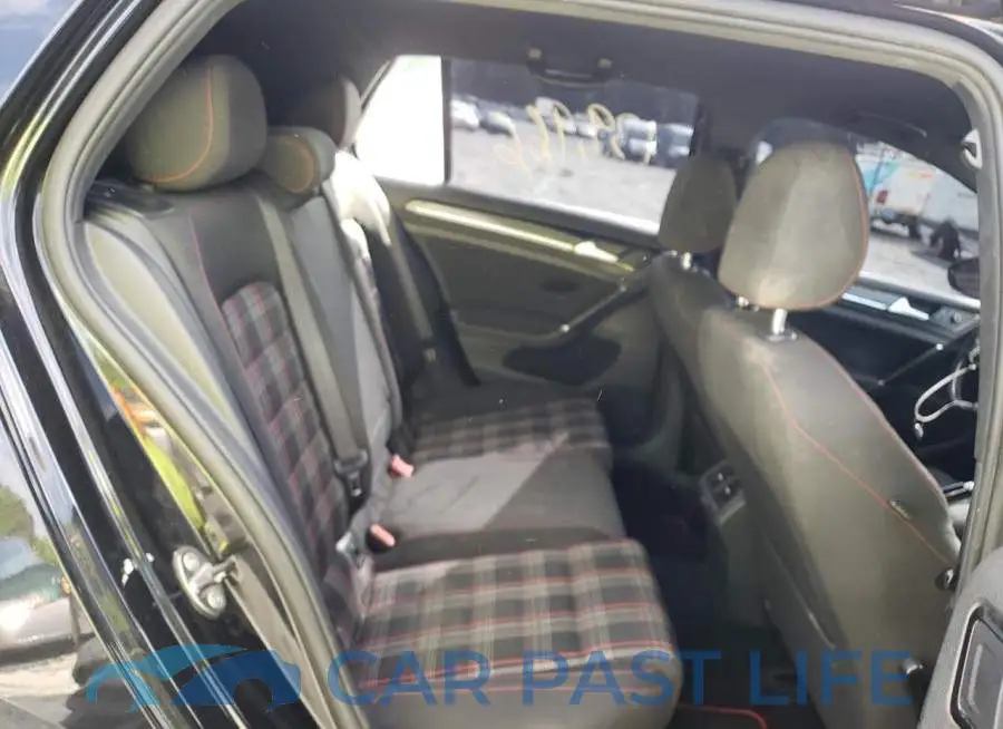3VW5T7AU2HM035717# 10
