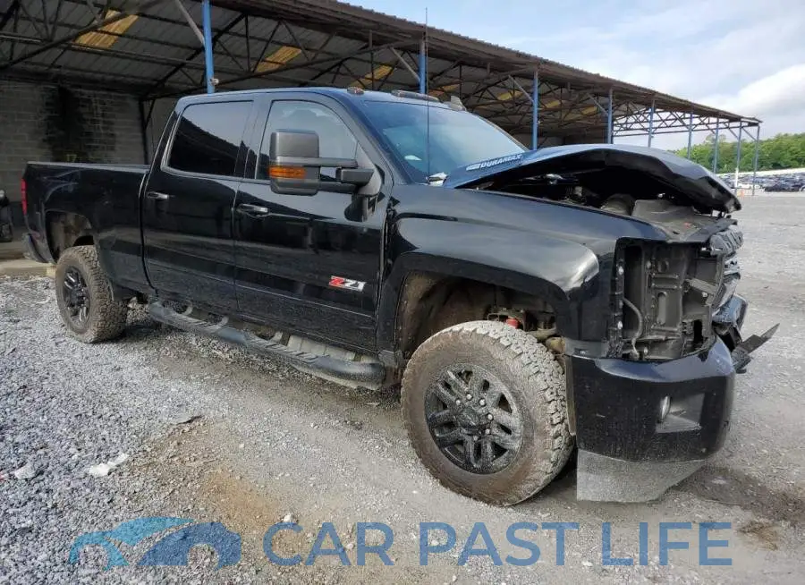1GC1KWEY2JF228001# 4