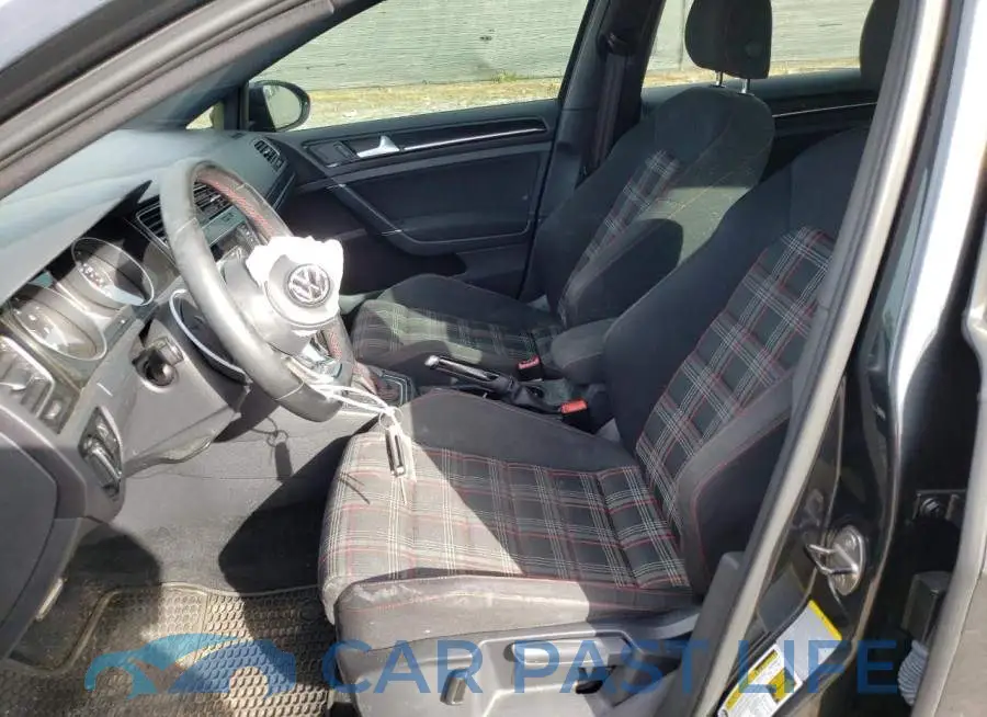 3VW4T7AU8FM009809# 7