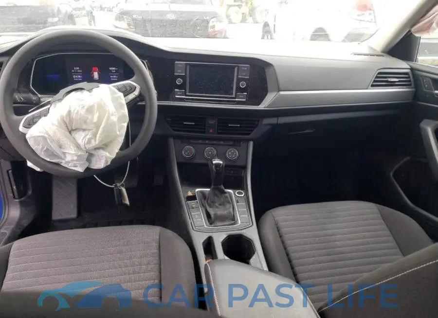 3VWCM7BU8NM021528# 8
