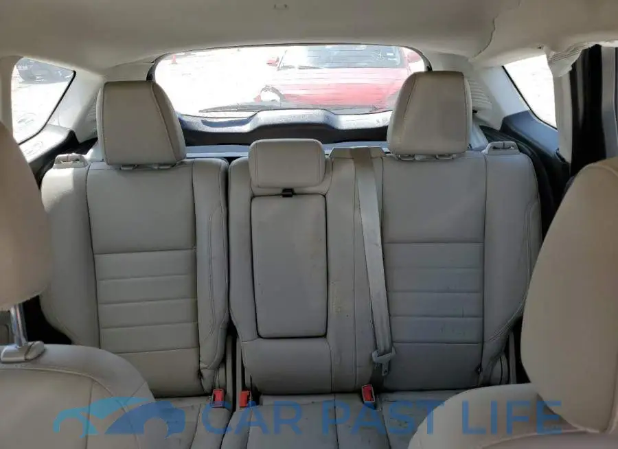 1FADP5BU5FL107827# 10