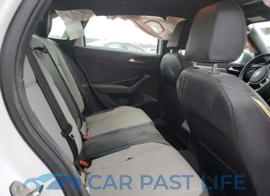 3VWCB7BU9KM215745# 10