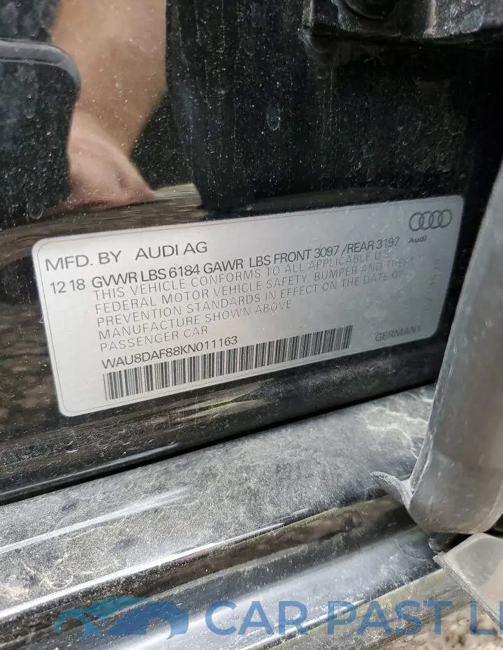 WAU8DAF88KN011163# 12