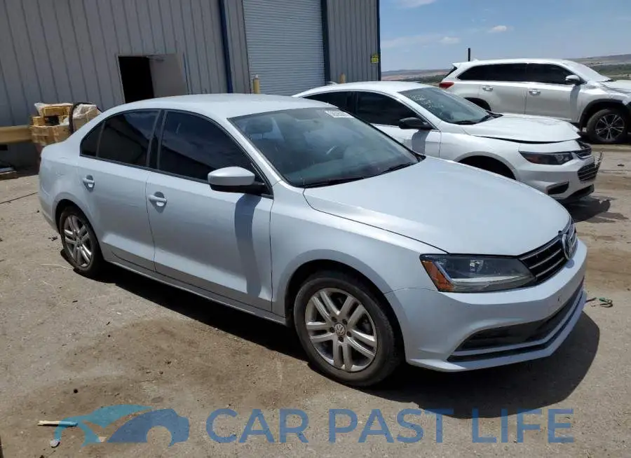 3VW2B7AJ1JM215238# 4