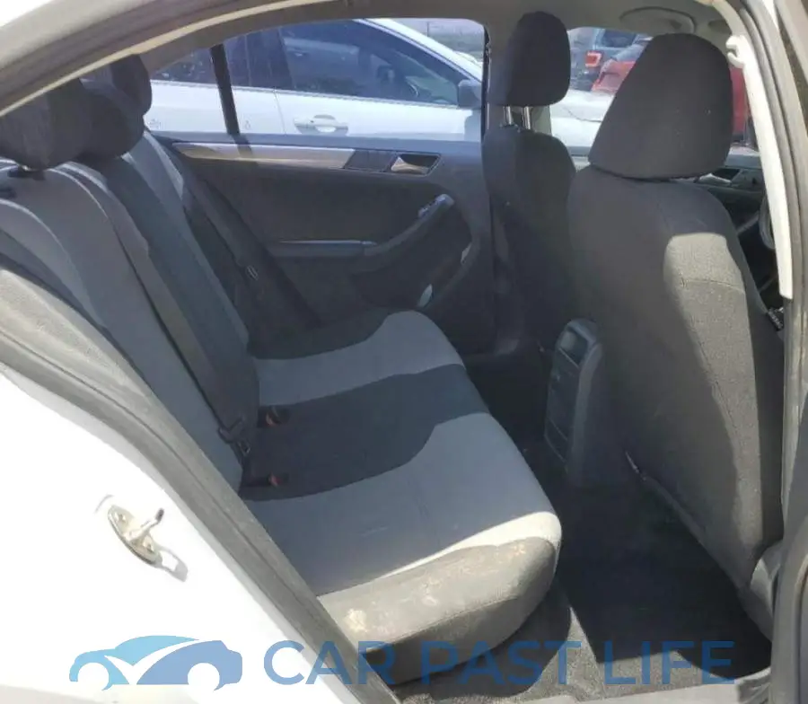 3VW2B7AJ1JM215238# 10