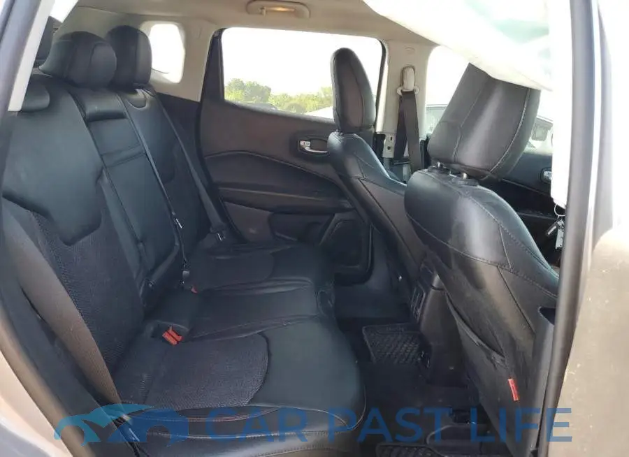 3C4NJDDB5JT410352# 10
