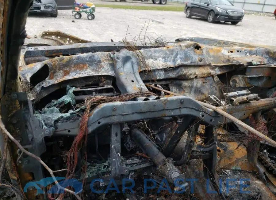 2C3CDXGJ5KH619530# 9