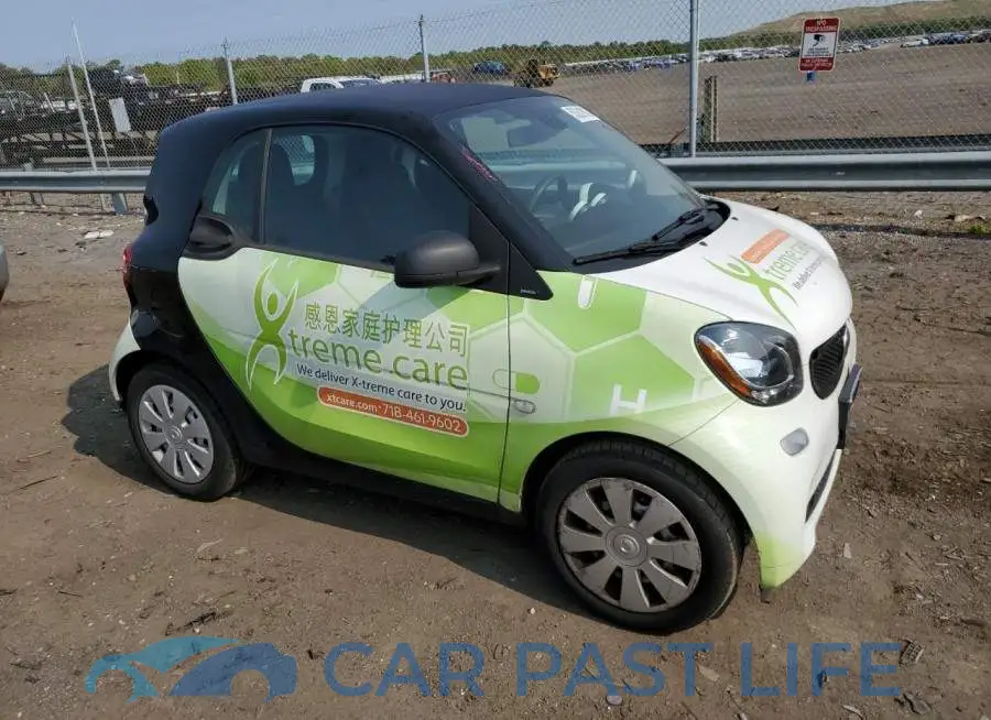 WMEFJ5DAXGK072363# 4