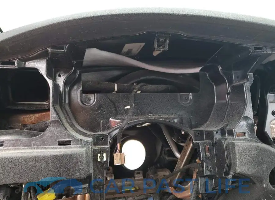 2C3CDXGJ8MH561075# 9
