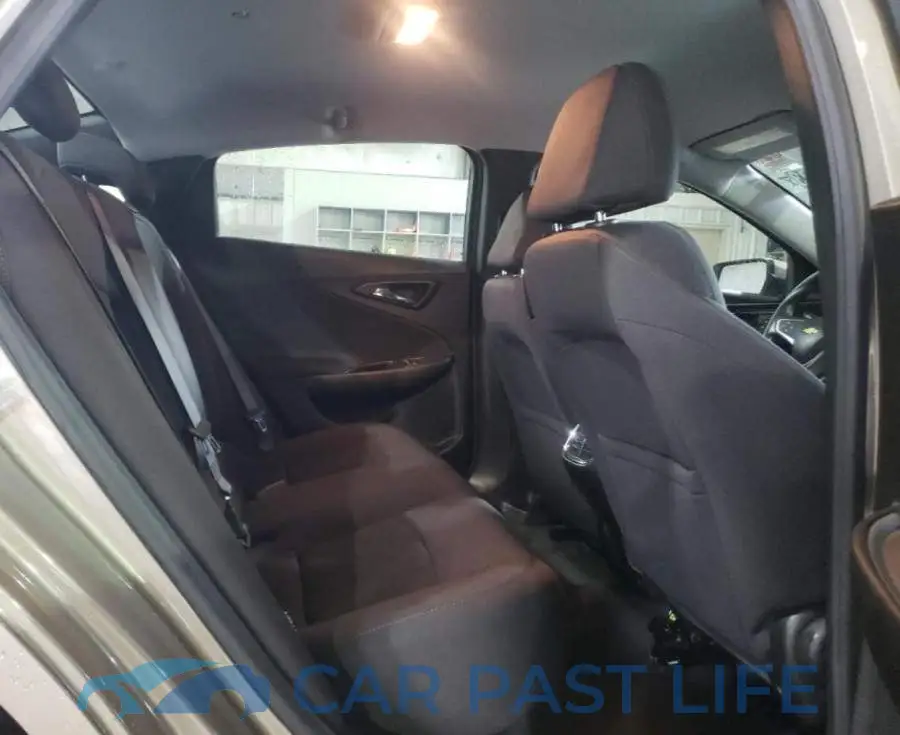 1G1ZD5ST2NF172026# 10