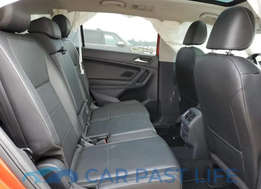3VV3B7AX2JM111998# 10