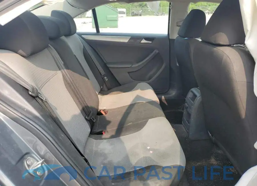 3VW2B7AJ8HM385204# 10