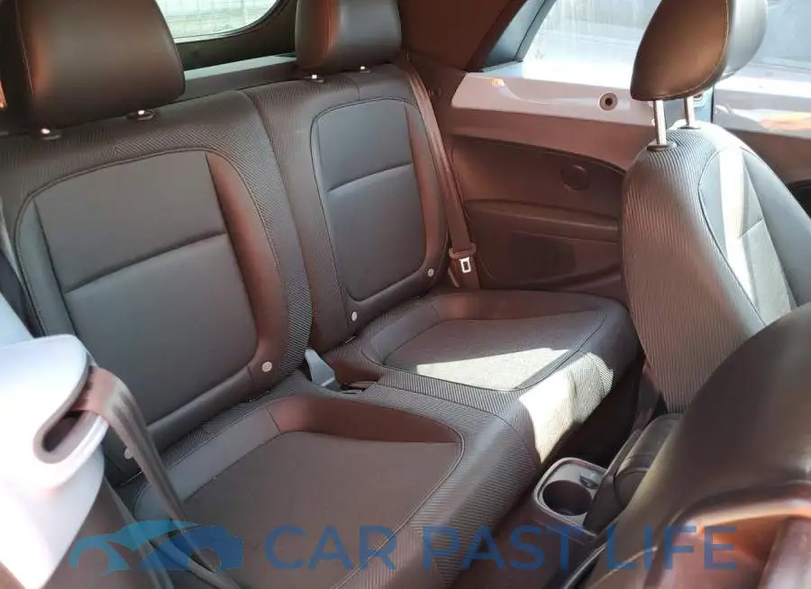 3VW5L7AT4EM821411# 10