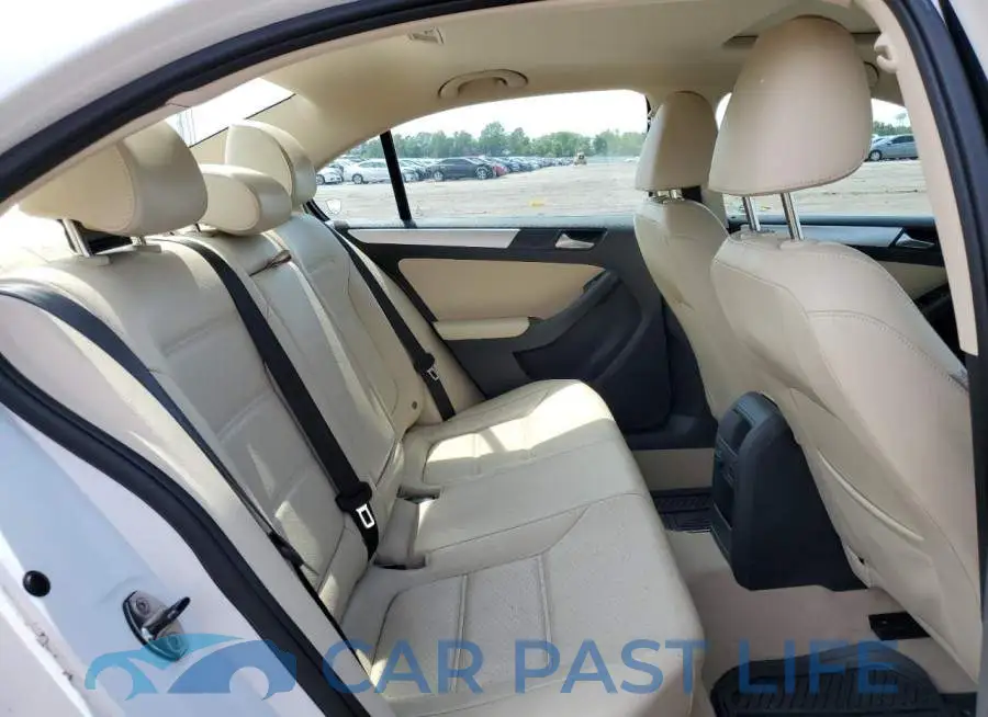 3VW637AJ4EM213164# 10