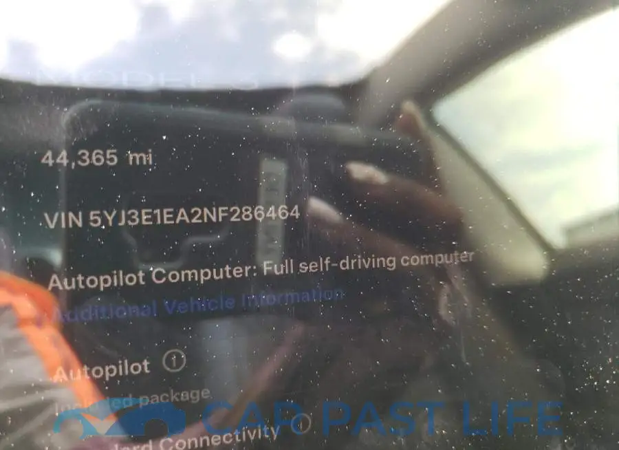 5YJ3E1EA2NF286464# 9