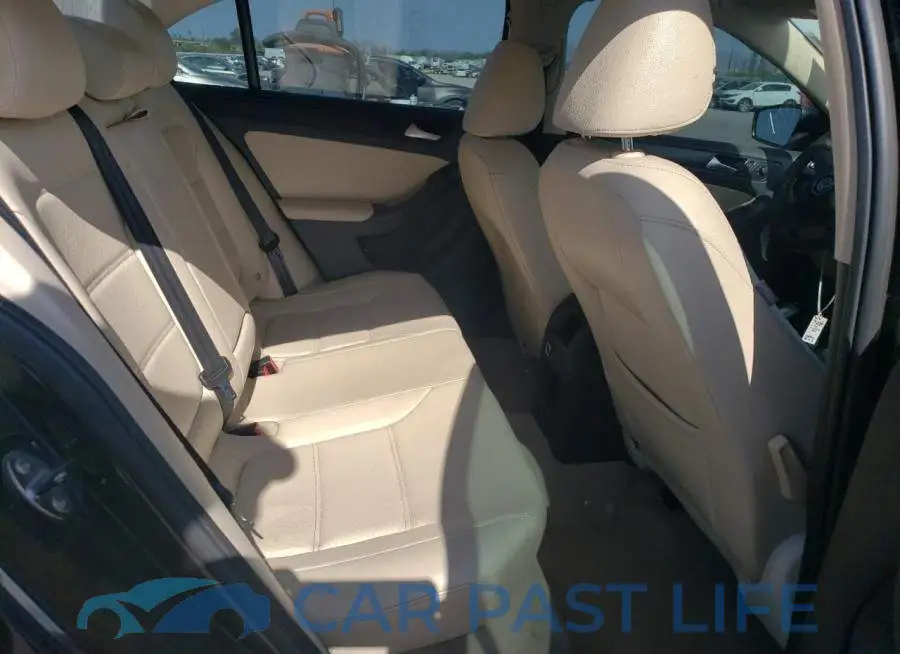 3VWD17AJ1EM388971# 10