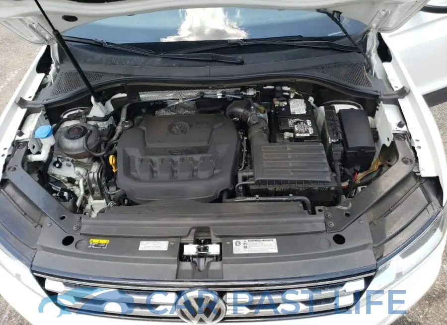 3VV3B7AX8KM071072# 12