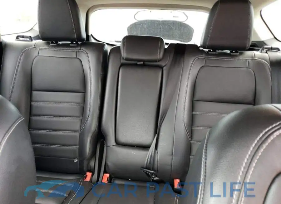 1FMCU9J96JUA71664# 10