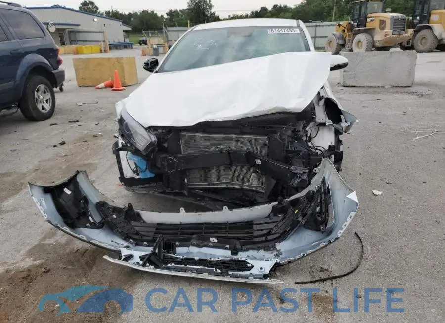 3KPF24AD9PE588687# 5